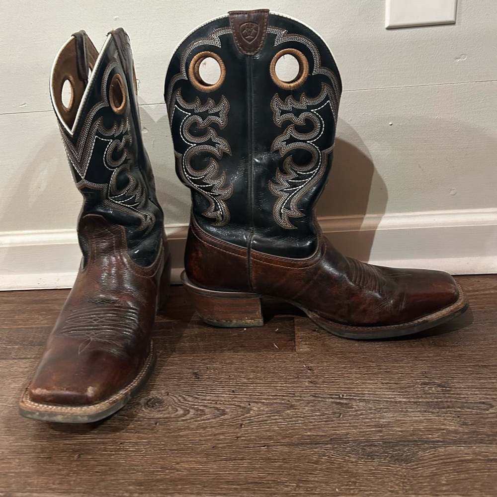 Ariat Square toe Boots - Picture 4 of 4
